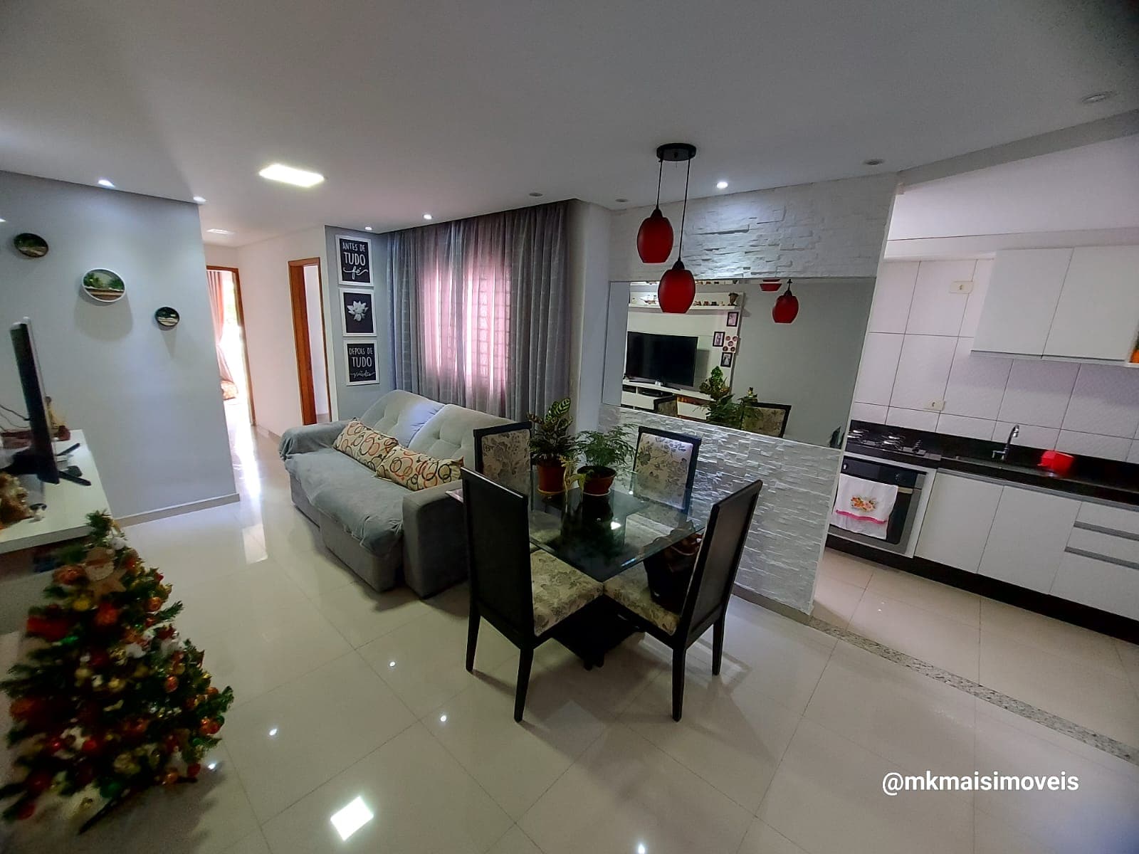 Apartamento com sacada à venda na Vila Nossa Senhora das Vitórias, Mauá