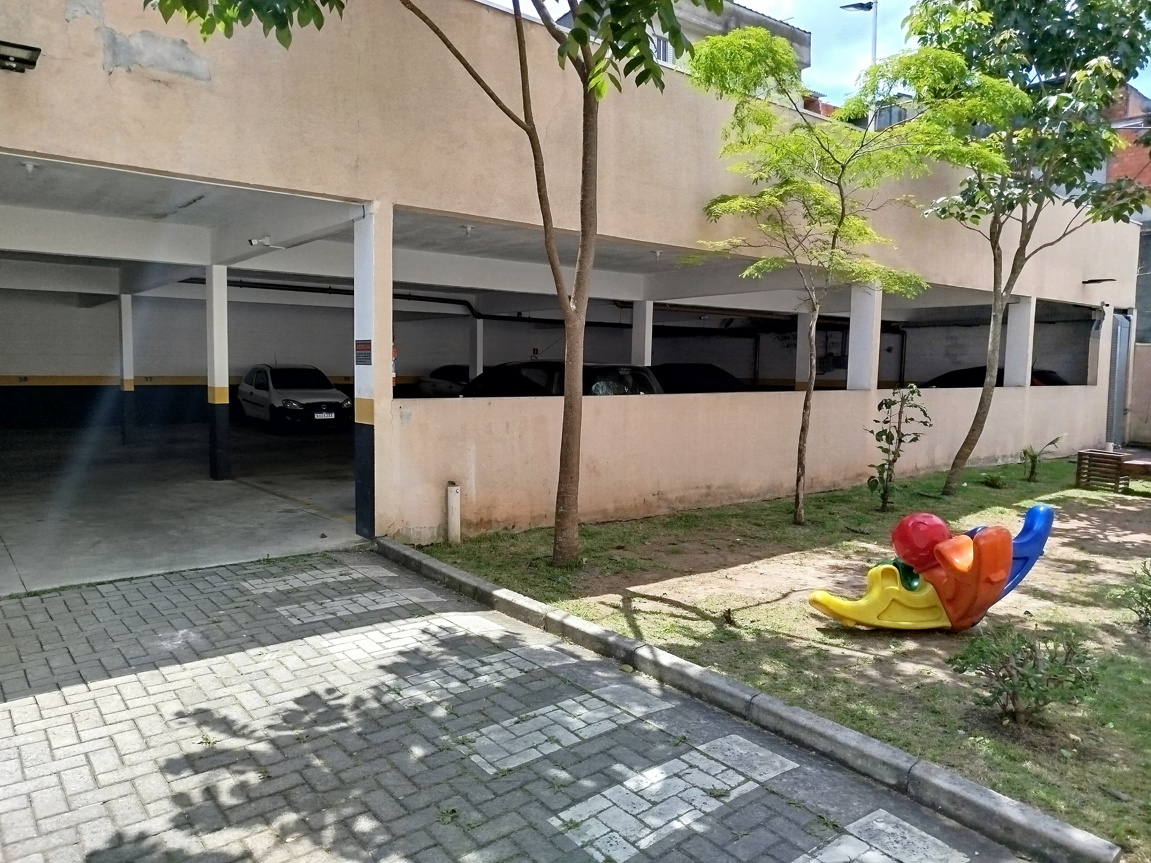 Sobrado a venda em condomínio fechado no Jardim Itapeva